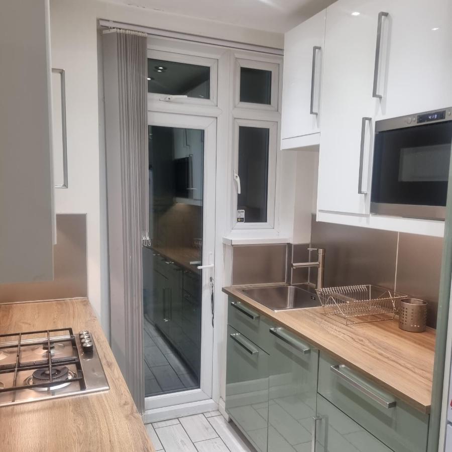 Spacious Private Room In Vibrant South London Thornton Heath Exterior photo